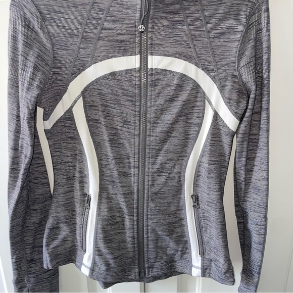 lululemon athletica Gray and White Jacket - Picture 2 of 11